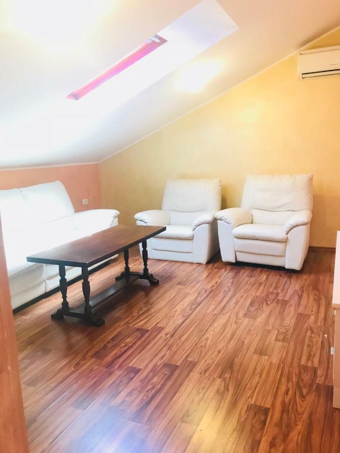 Apartments Vidovic Cezarji Buitenkant foto