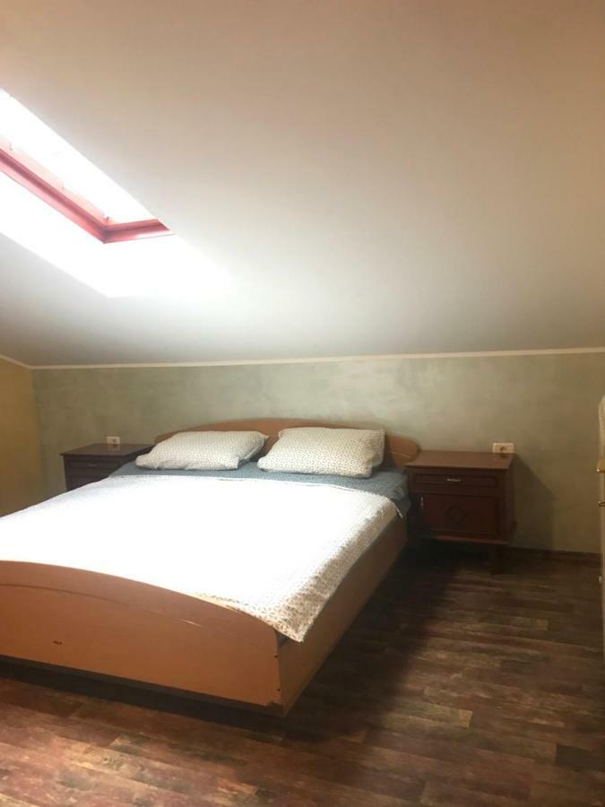 Apartments Vidovic Cezarji Buitenkant foto